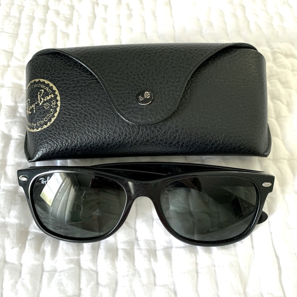 Ray-Ban New Wayfarer Classic polarized sunglasses